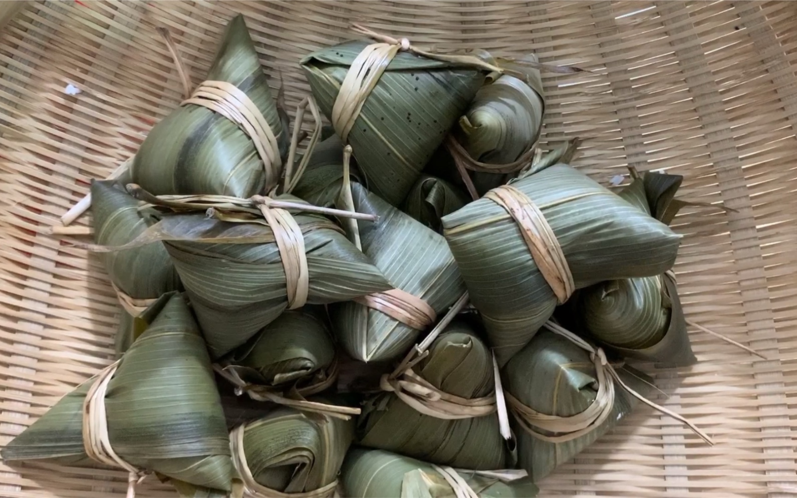 最美味的粽子,老家的味道,客家木灰碱水肉粽