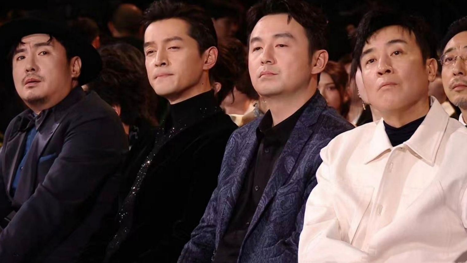 星光大赏太无聊,雷佳音胡歌等人困得快睡着,像极了看春晚的我们