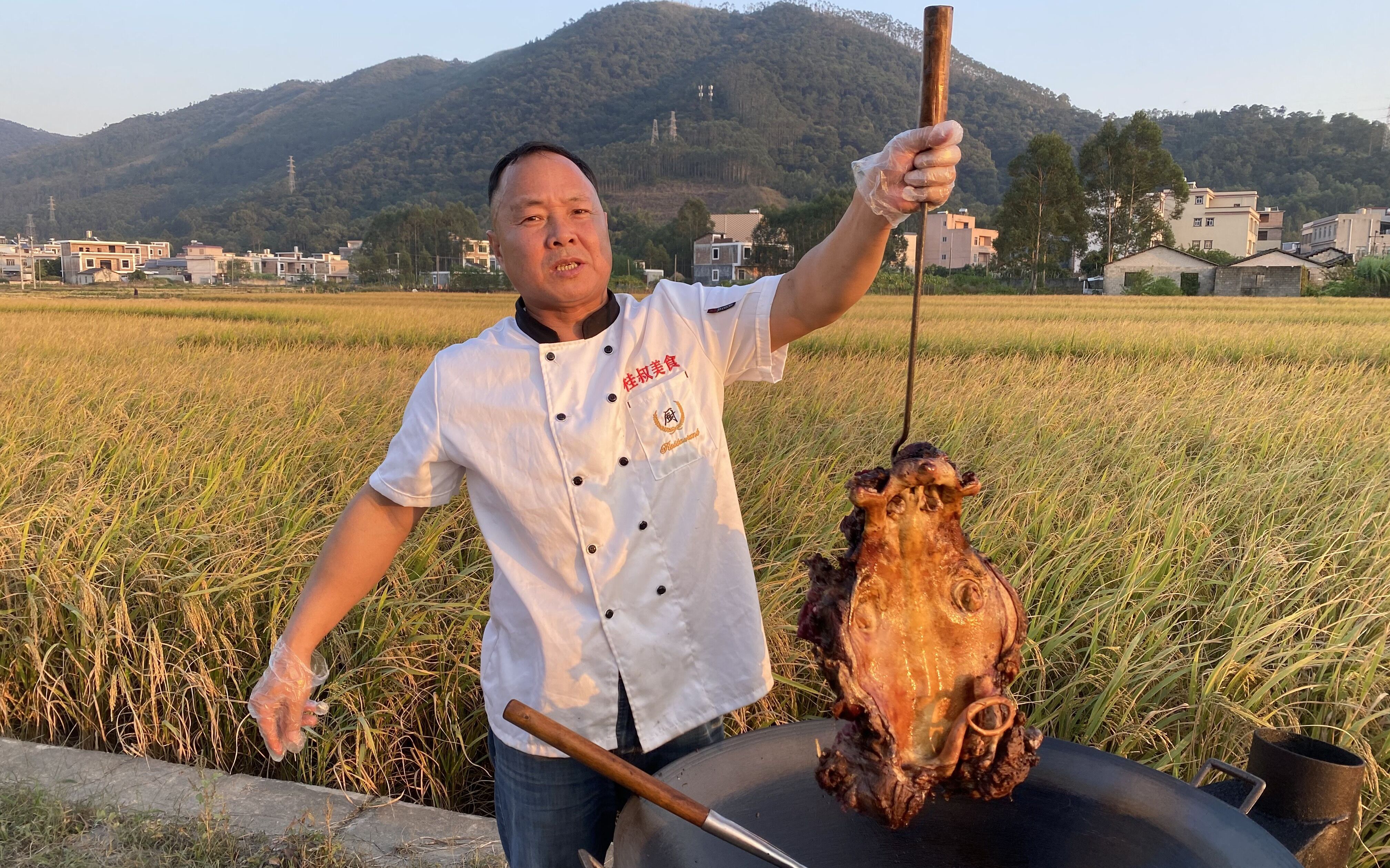 玉林农村网红狗肉王做传统水锅脆皮狗肉过程,喝3000多白酒,过瘾哔哩哔哩bilibili