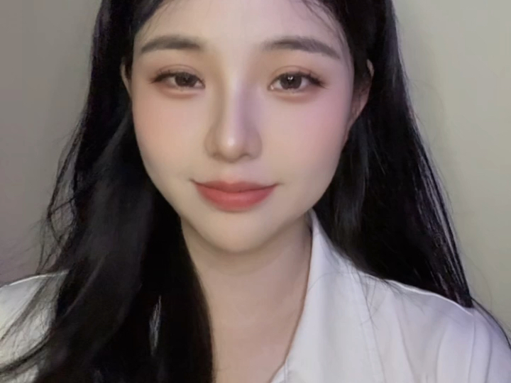 美女自拍挑战!谁是今日最佳笑容王?