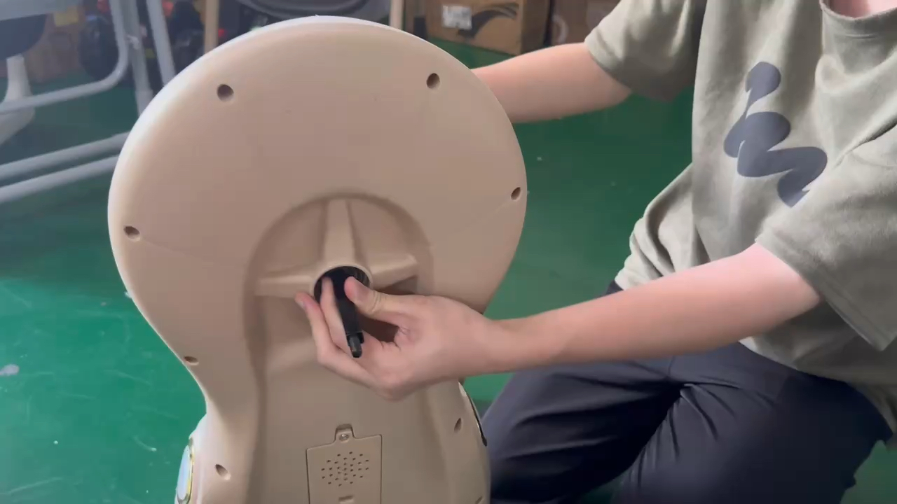 咖色滑板车安装细节(杆子长短问题)