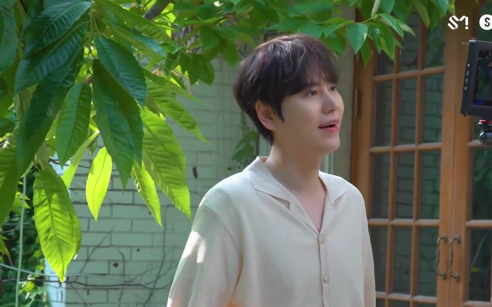 曺圭贤新曲《together》mv拍摄花絮公开,夏日清爽的草菇