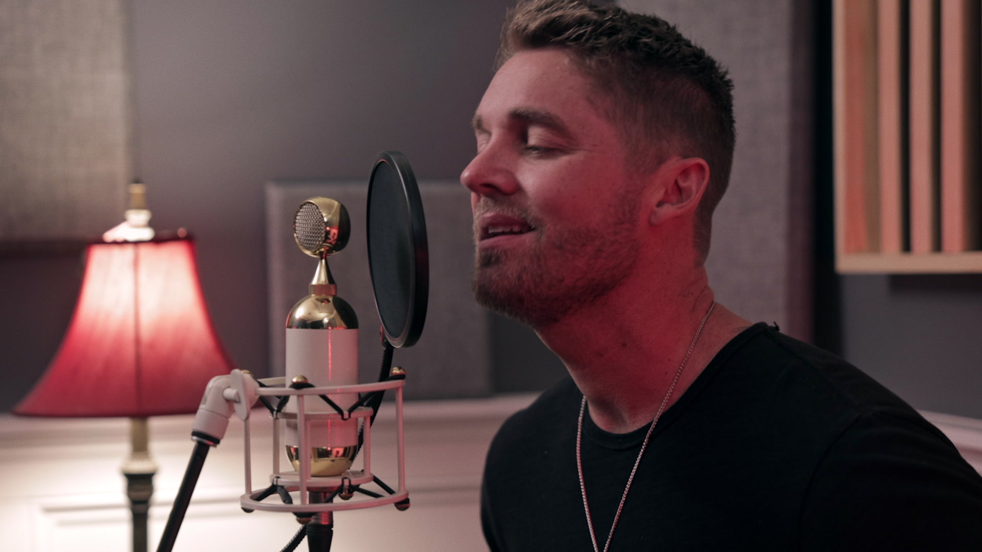 leave me alone-brett young