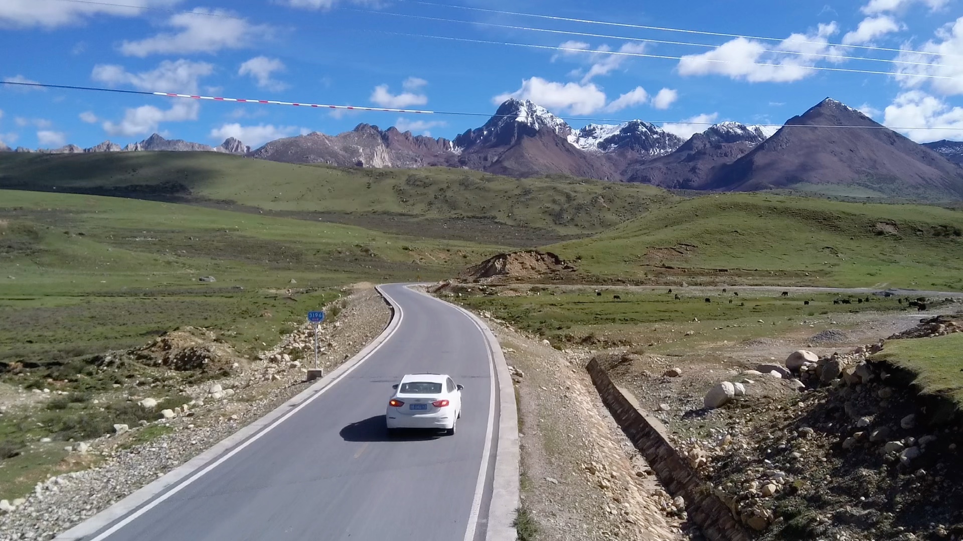 318国道川藏线单枪匹马孤独自驾5想拍个跟随差点炸鸡飞丢了