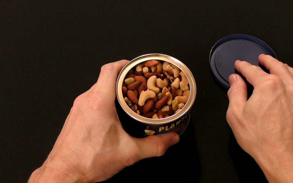 wilsoneatsar吃混合坚果罐头