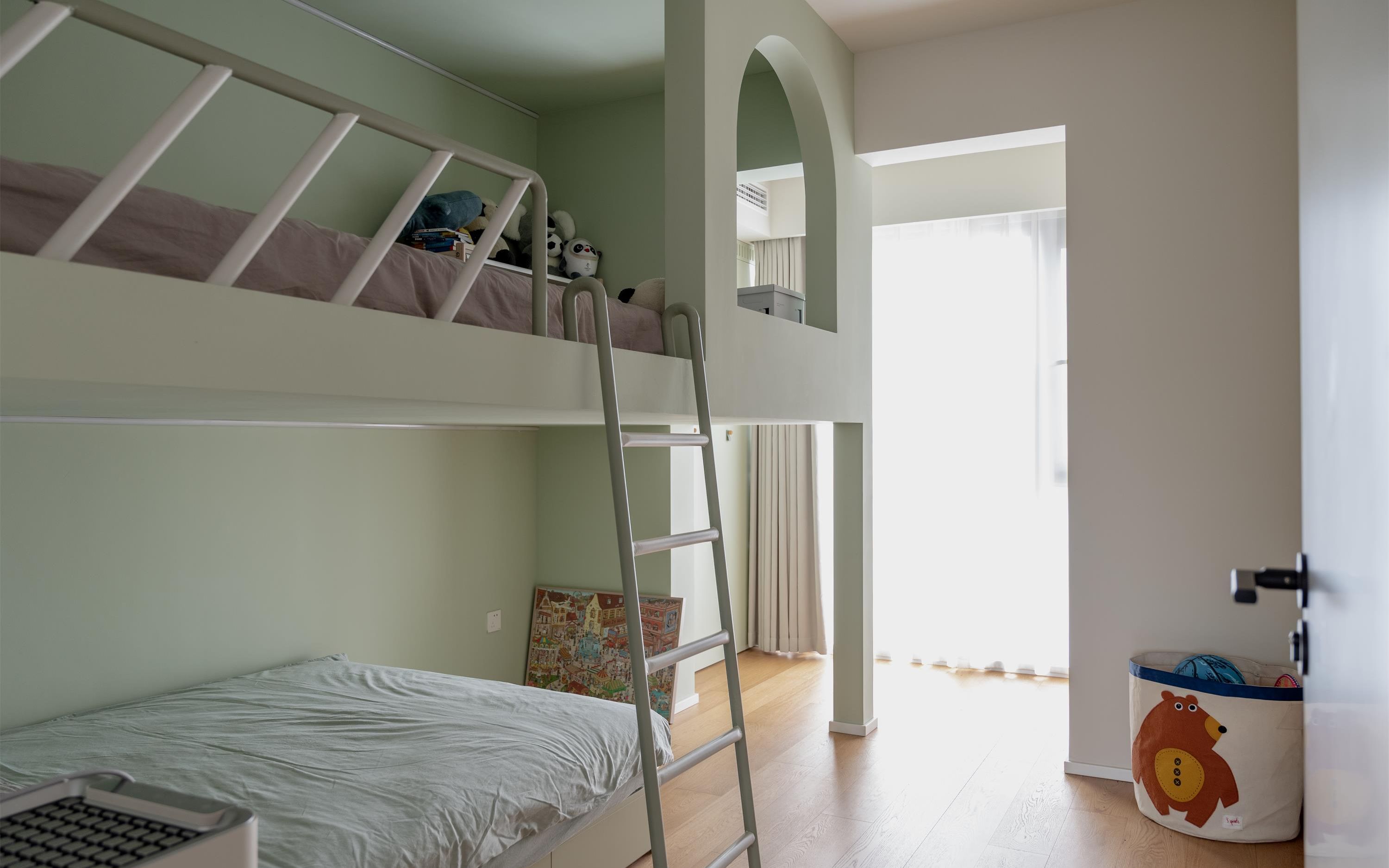 一房搞定两娃?二胎家庭儿童房这么设计,睡觉娱乐收纳不耽误!