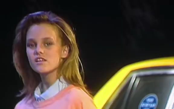 [图]一代欧美人童年女神Vanessa Paradis – Joe Le Taxi1886年经典MV