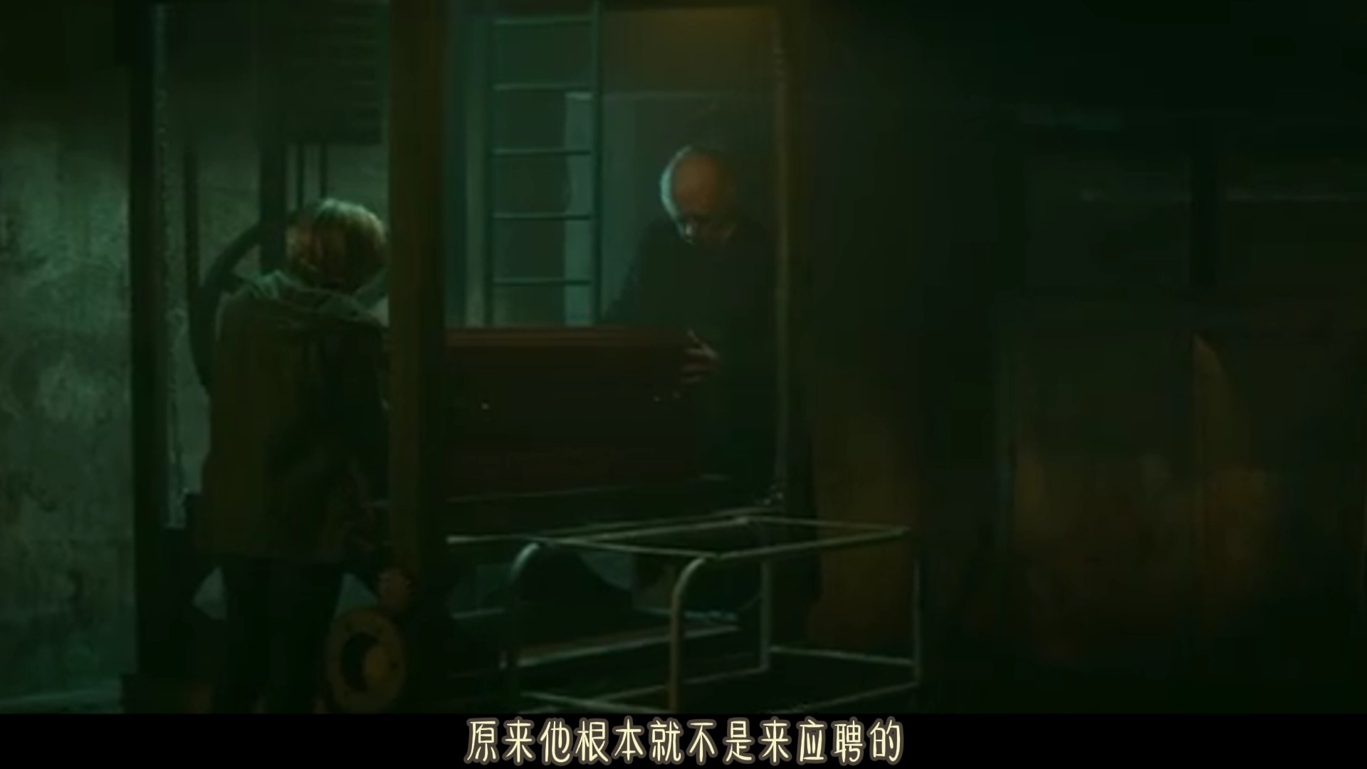 一口气看完高分恐怖片《停尸房收藏》:学长骗学妹滚床单不戴套,学长反