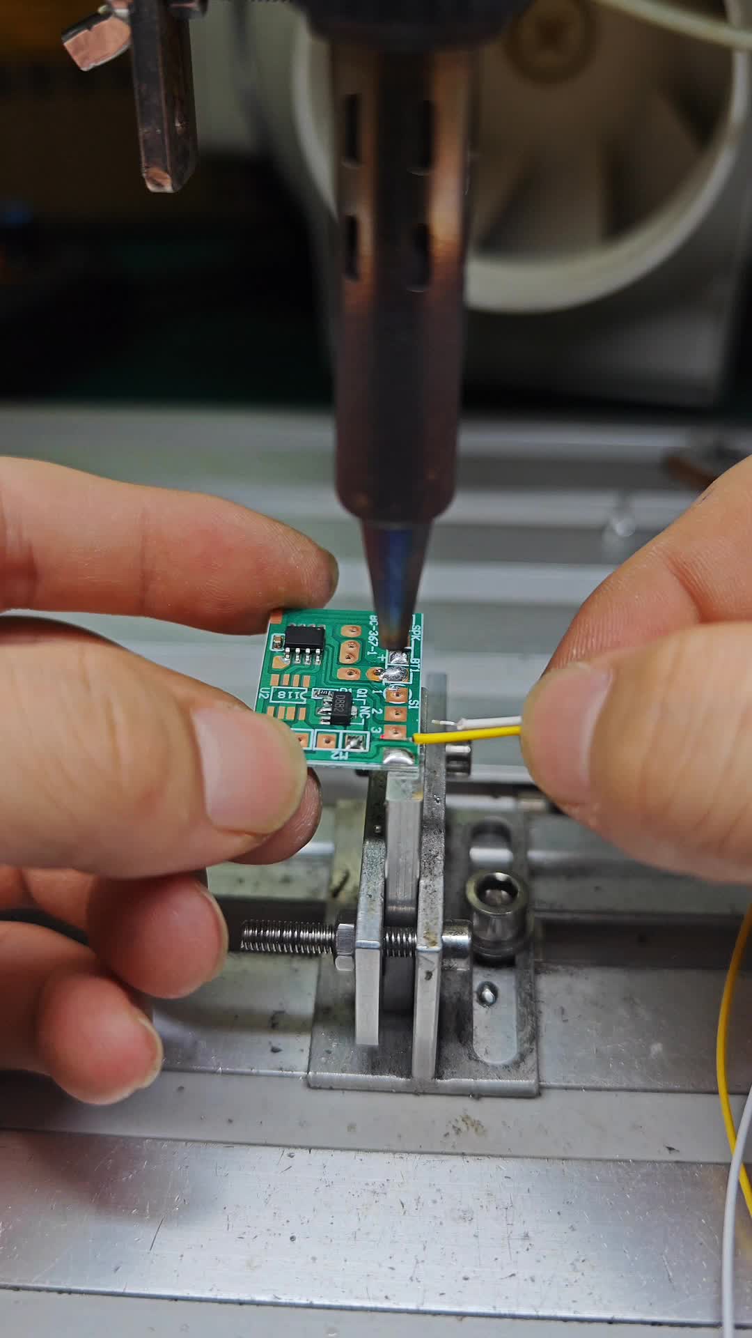 轻松掌握焊接技巧,就选我们家焊锡机!