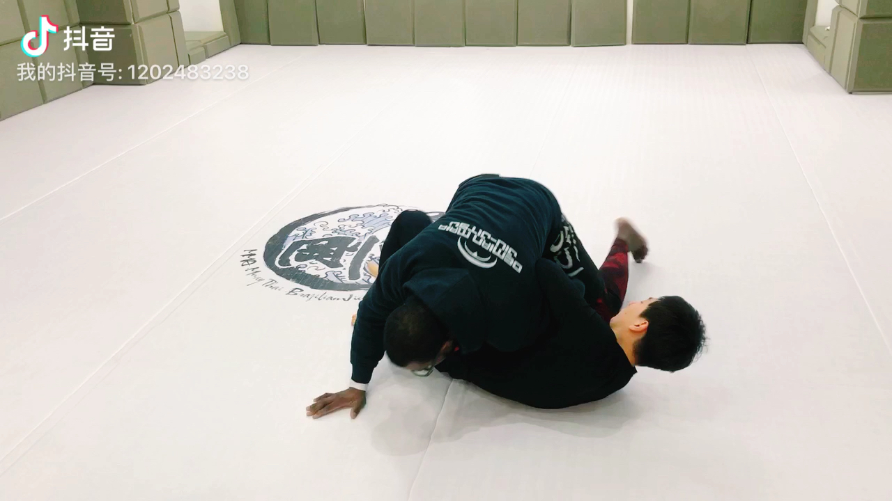 木村锁破解—青岛刚柔格斗-checkmat柔术学院professor jo00o t