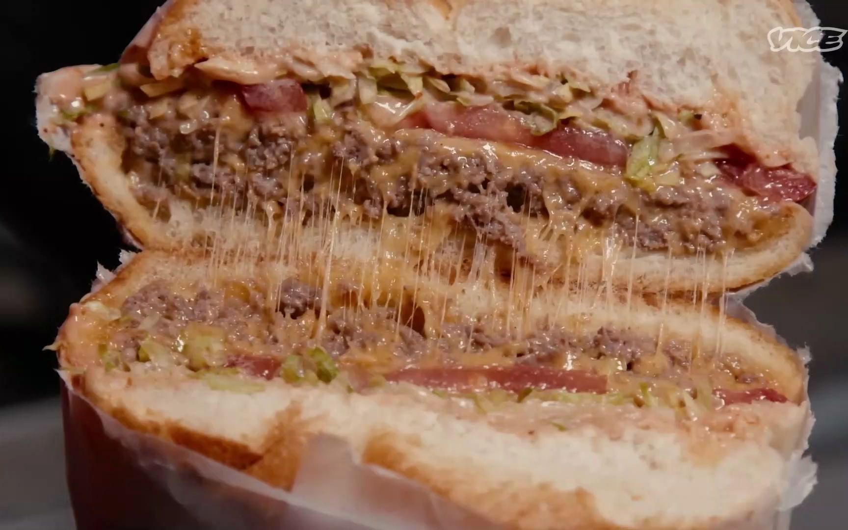 [图]【街头美食】The Bodega Food Truck Slinging Chopped Cheese in NYC