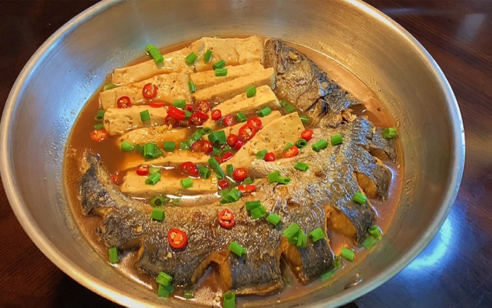 大厨教你做黄骨鱼炖豆腐，营养解馋，肉质鲜嫩无腥味，太香了 - 哔哩哔哩