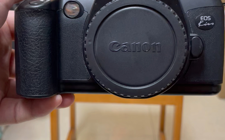 出售 佳能 eos kiss 2代 195元