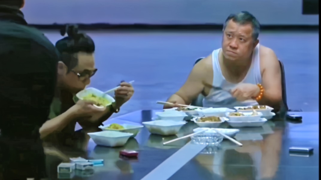 吴镇宇谈判大口吃八菜一汤配扬州炒饭真过瘾,林雪谈判吃海鲜粥一口