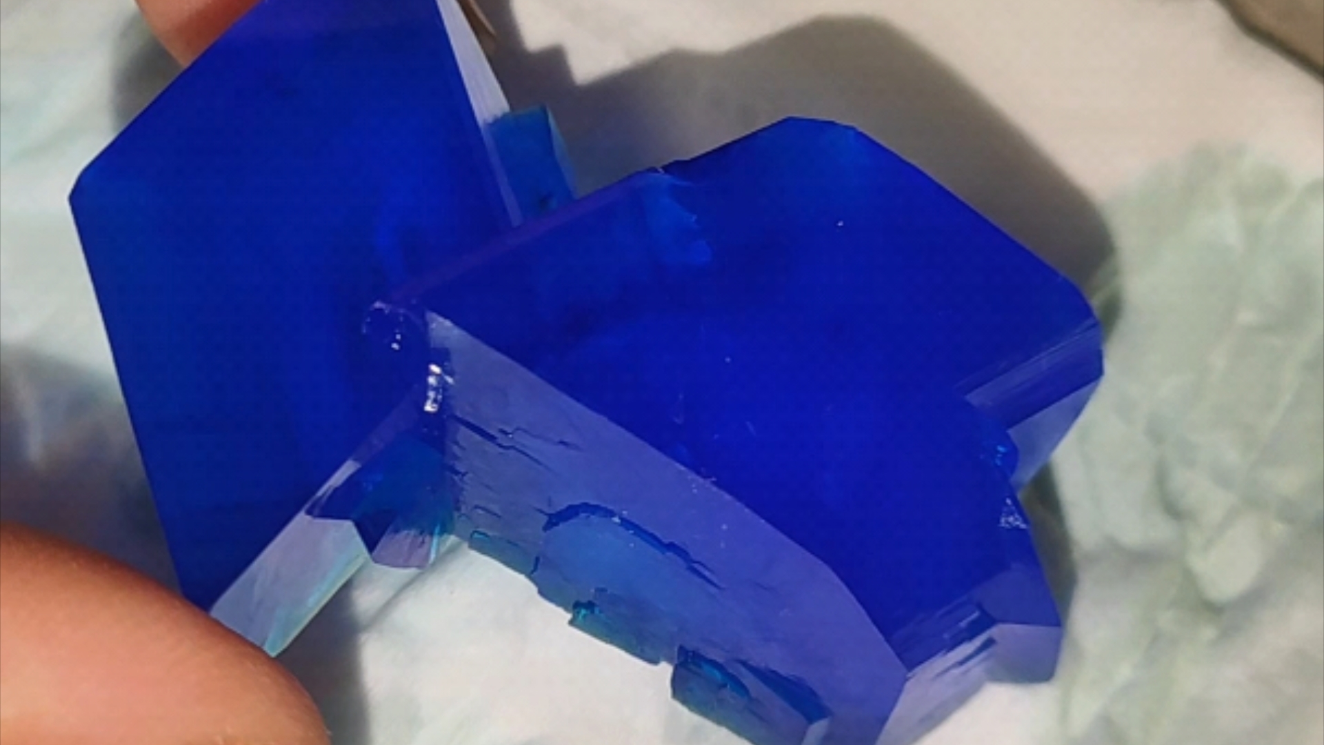 好久不管,竟然长出来这么好看的硫酸铜晶体