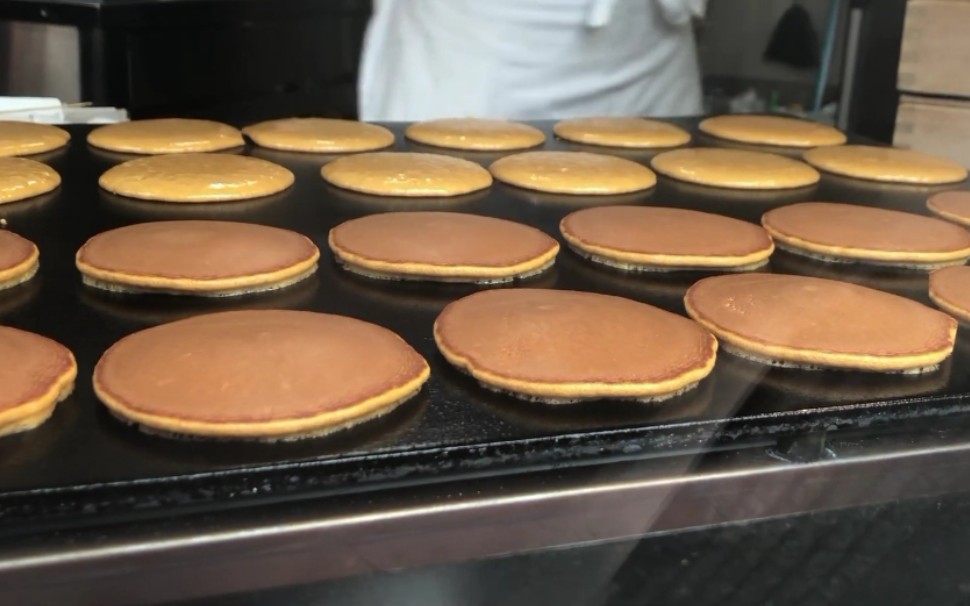 【日本街头小吃】日本煎饼DORAYAKI蓬松蛋糕哔哩哔哩bilibili