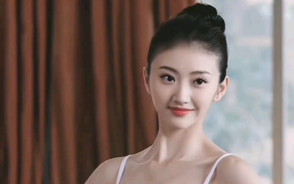 年轻的景甜,内娱真的很难在有了!简直内微微本微,明艳动人