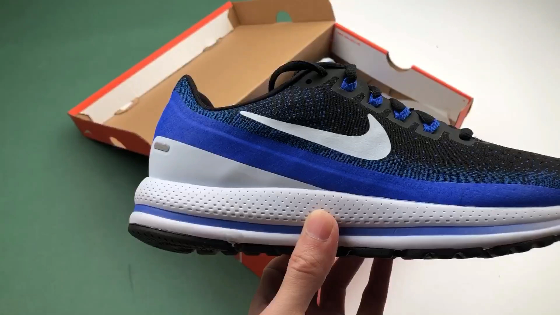 公司货 nike air zoom vomero v13 登月系列13代 黑白蓝