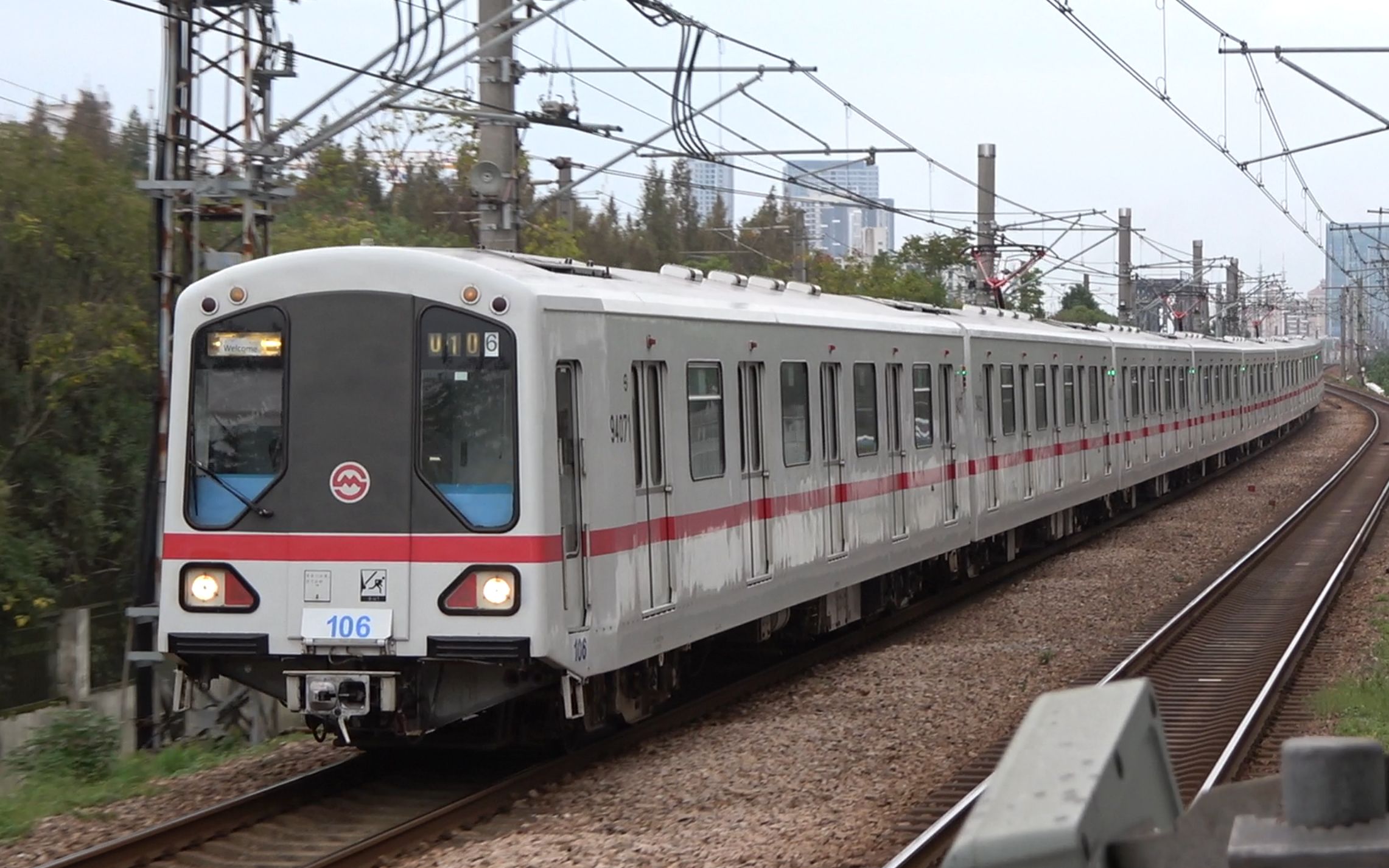 上海地铁老老八01a01106上行进站1号线莲花路站2021117