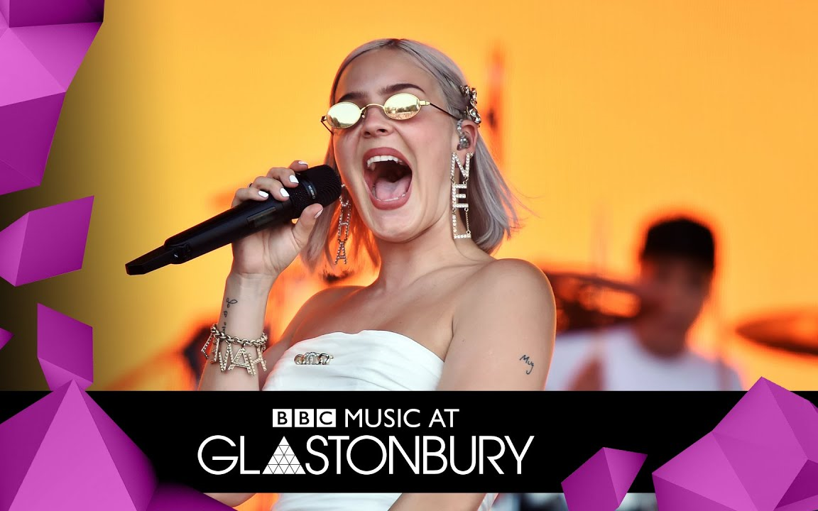 anne-marie - 2002 (live at glastonbury 2019)