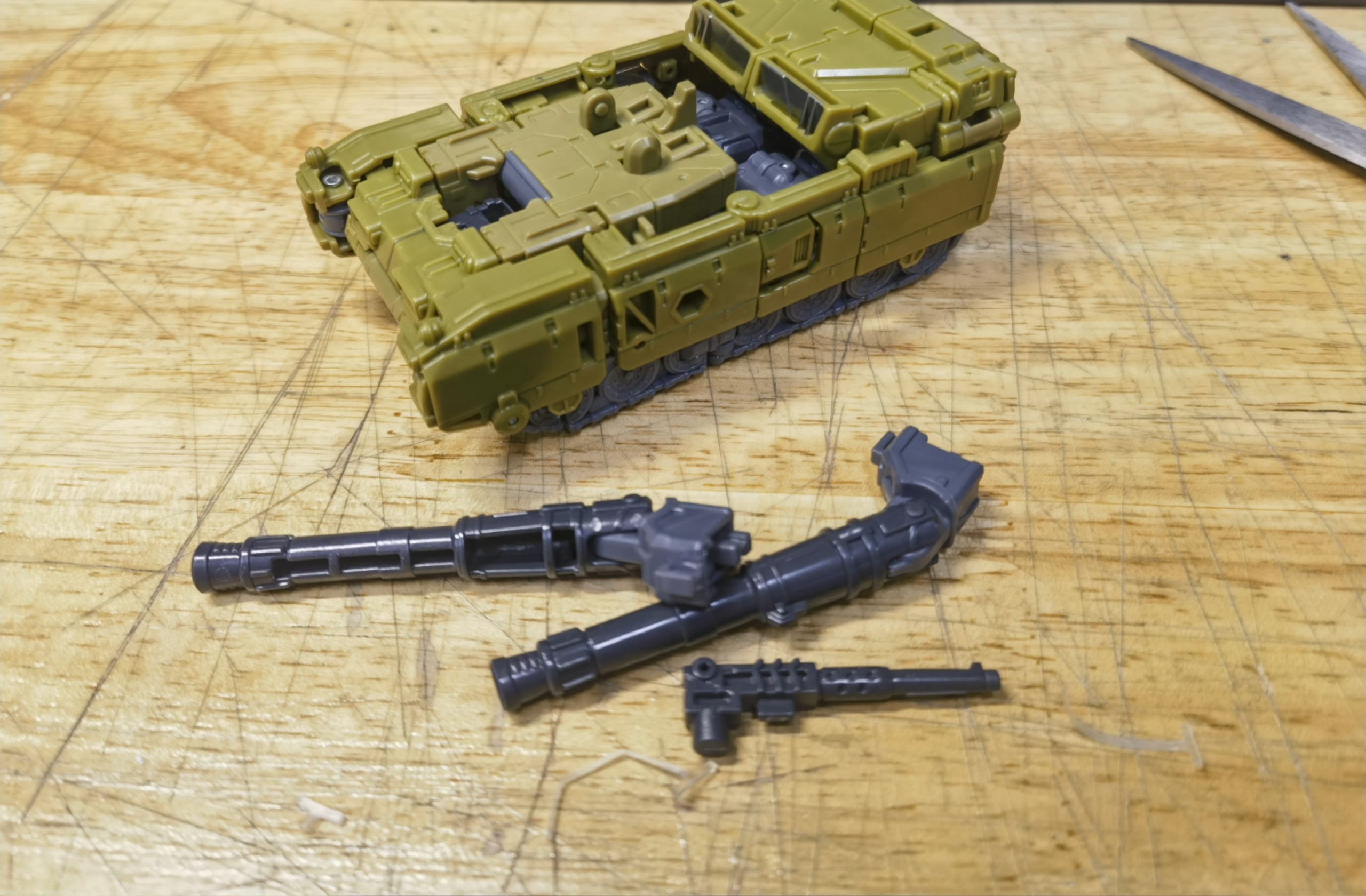 傻逼孩之宝给我吵闹变成运兵车