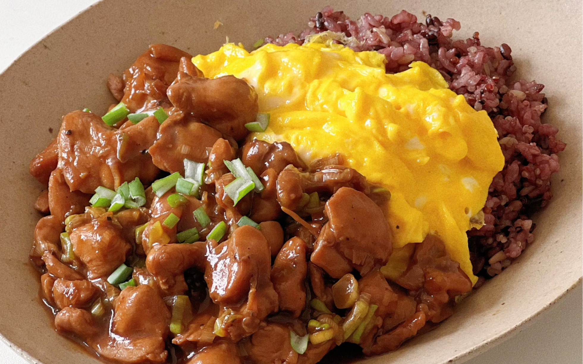 葱烧鸡腿滑蛋饭|嫩滑入味|好吃不胖