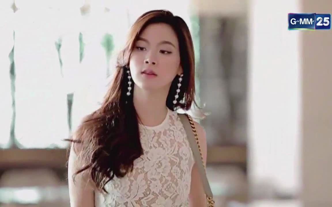 【火之迷恋】一身白色蕾丝连腿裤,小水高贵气质出场,气场十足