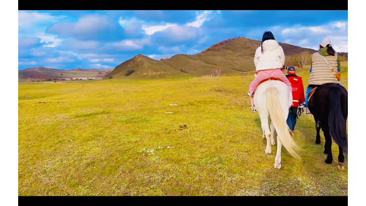 在乌兰布统的五彩山哔哩哔哩bilibili