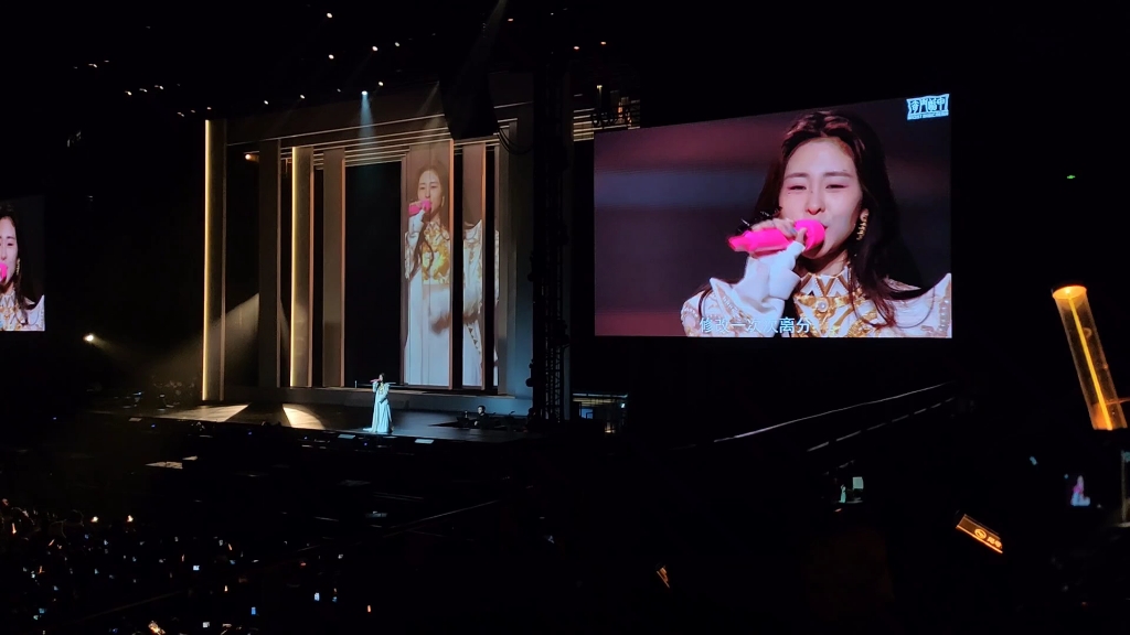 张碧晨920演唱会成都–年轮