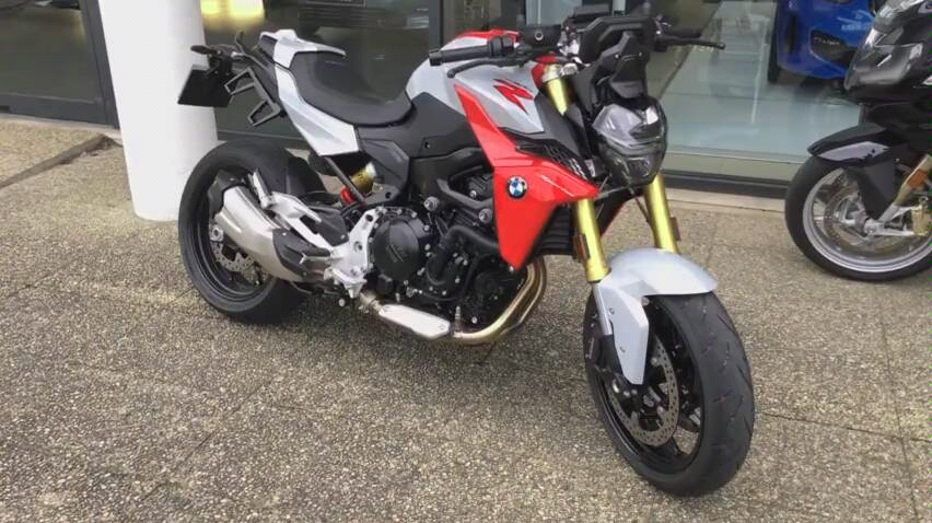 来启动一下 最近很火的新款的宝马900 无杂音双缸拖拉机