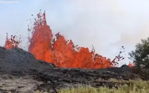 Download Video: 夏威夷基拉韦厄火山喷发加剧 1人被火山喷出物击中致重伤