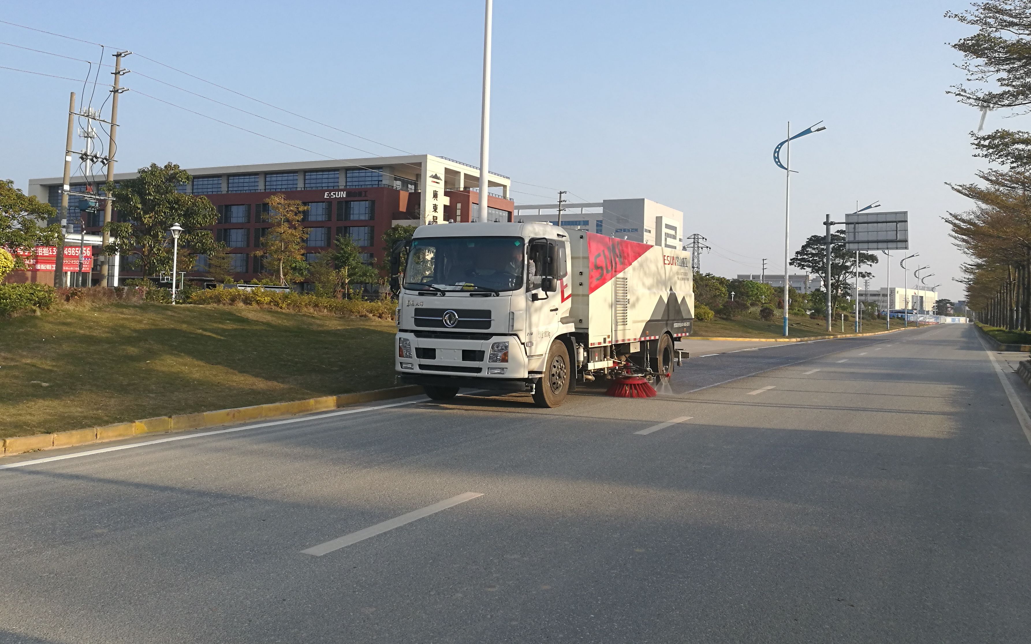 【作业实拍】易山洗扫车工地道路清洗作业_哔哩哔哩 (゜-゜)つロ 干杯