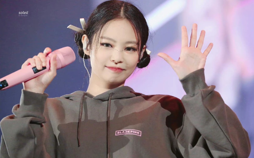 【jennie】"我有两颗可爱的丸子头"