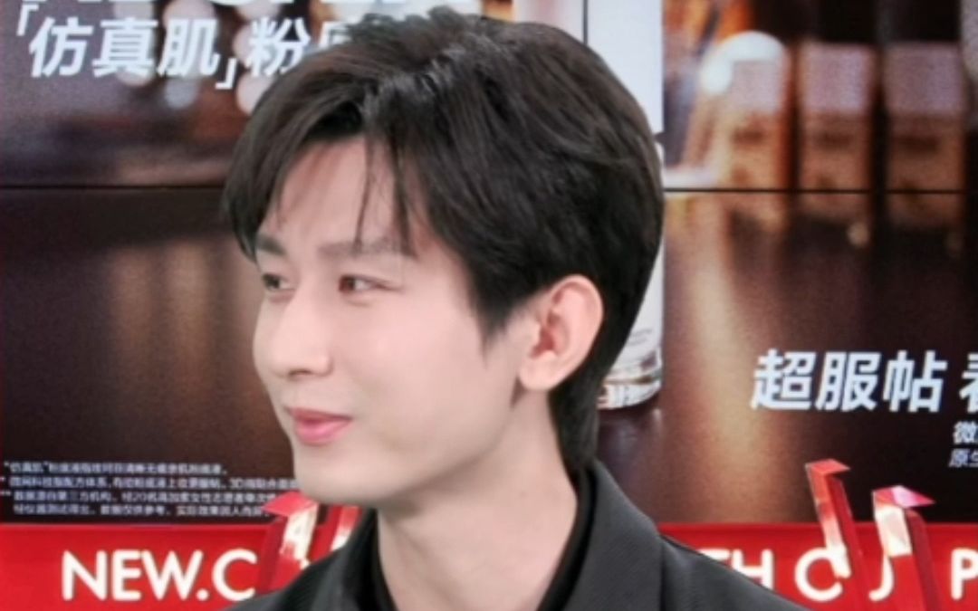 今天小表情太萌了,对着镜头鼓包子脸哔哩哔哩bilibili