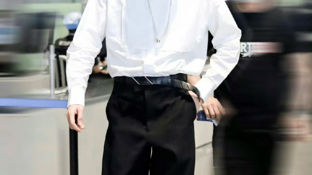 白衬衣狼尾少年 宁哥～帅气～记得点赞～评论～投币～哦 要图的姐妹