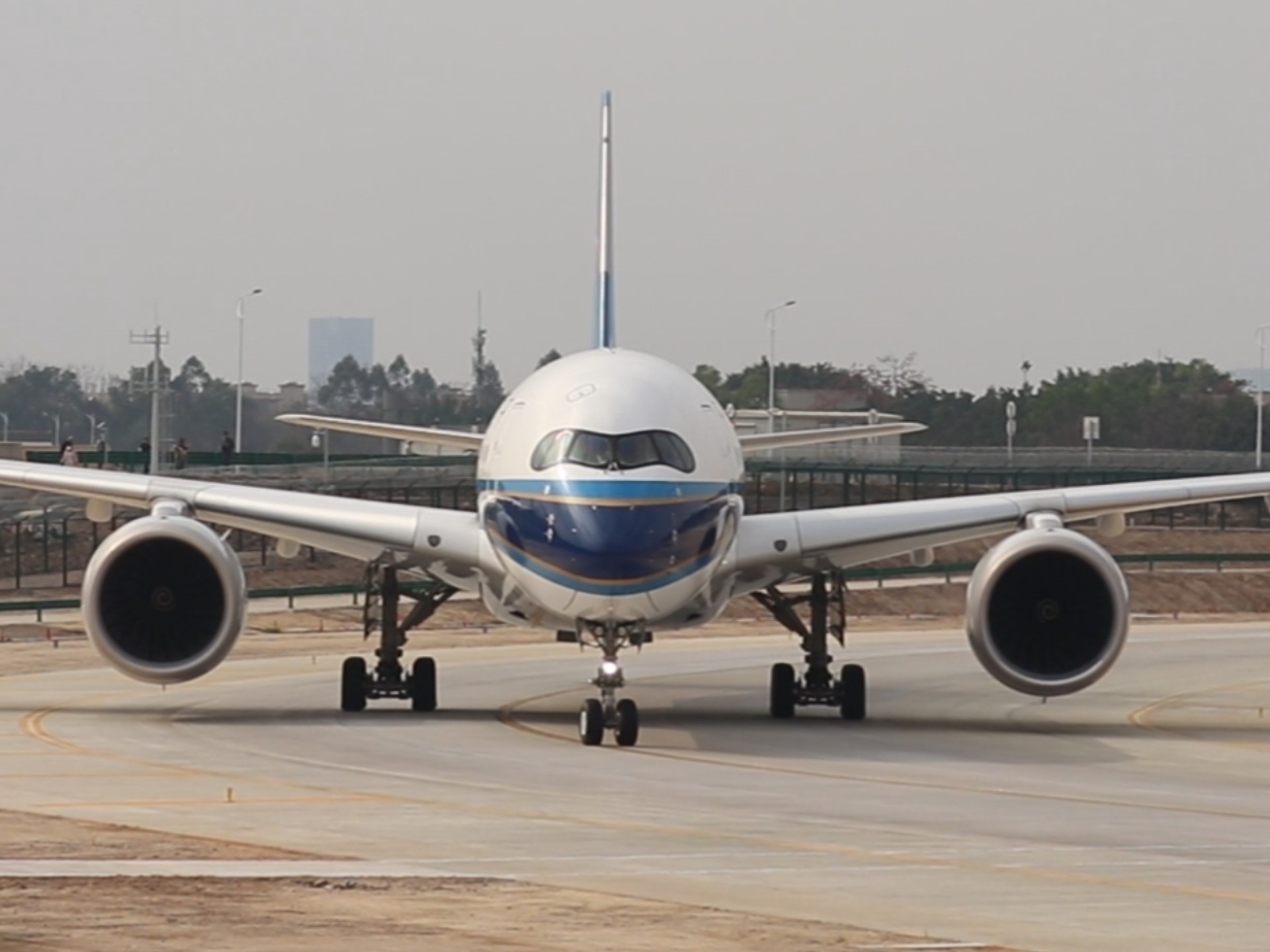 近距离看帅到眼睛爆炸的a350,实在是非常震撼!