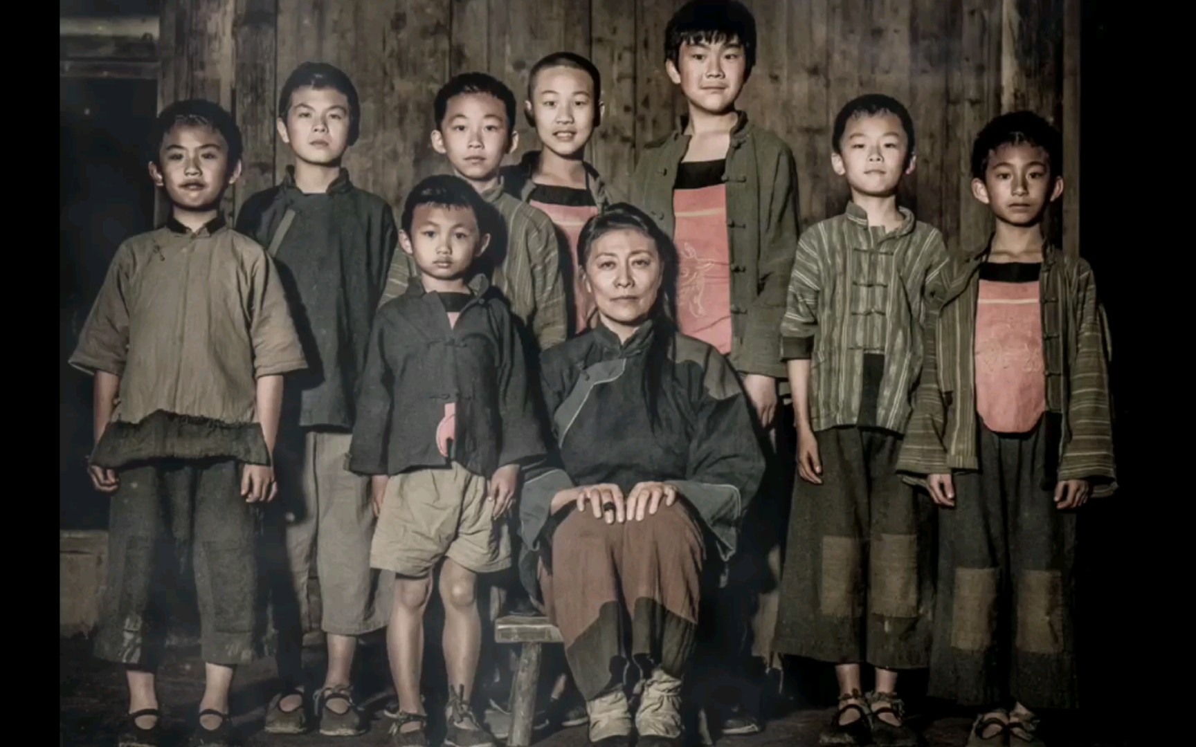 八子参军,无一生还.杨显荣一家,满门忠烈,堪称现代版杨家将.致敬