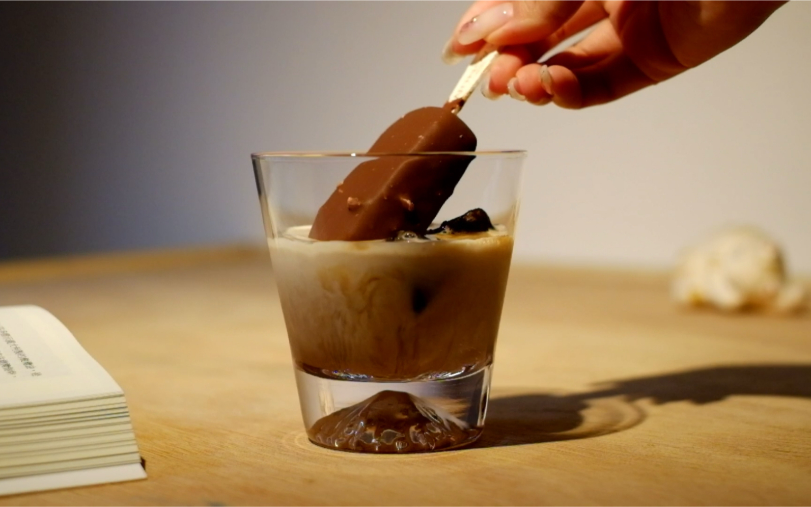 手残党猫星人的雨宅咖啡日一梦龙拿铁