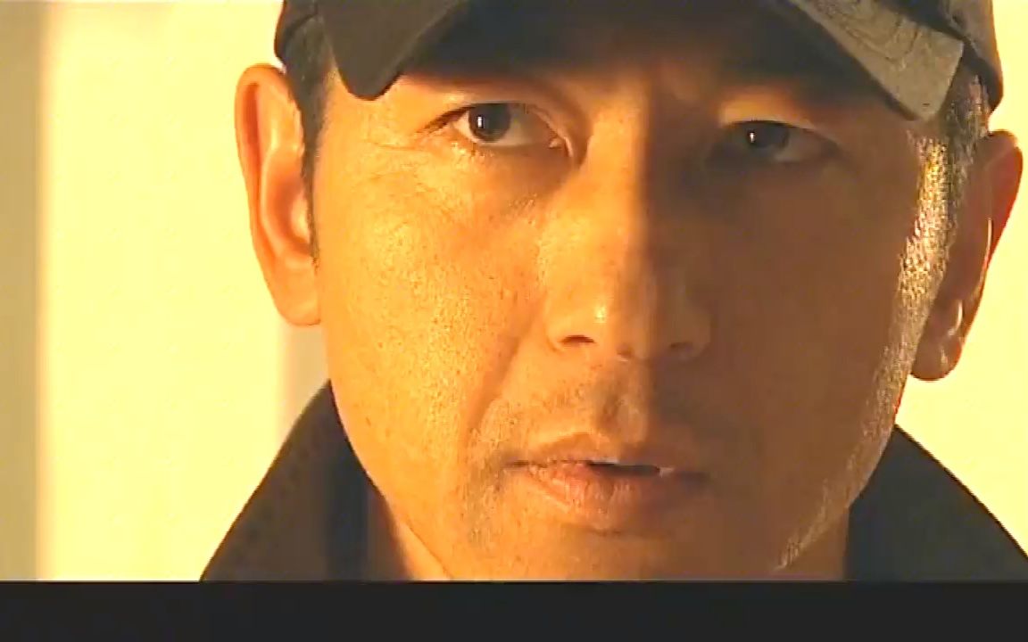 追查到底:密码炸弹被队长拆除,罪犯竟然手动引爆,还好队长没事