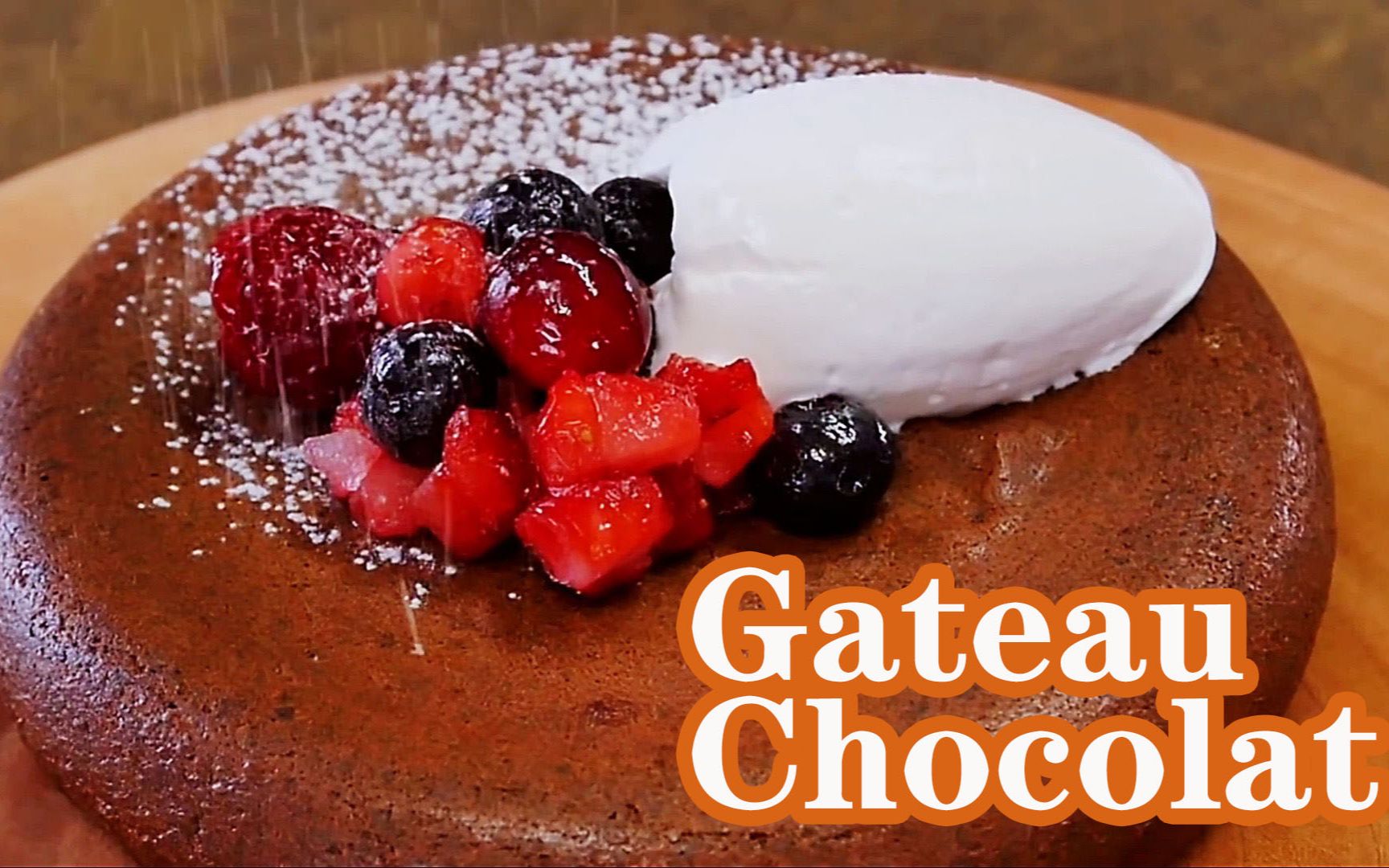 只用电饭煲叮一下就能做的酒心巧克力蛋糕!