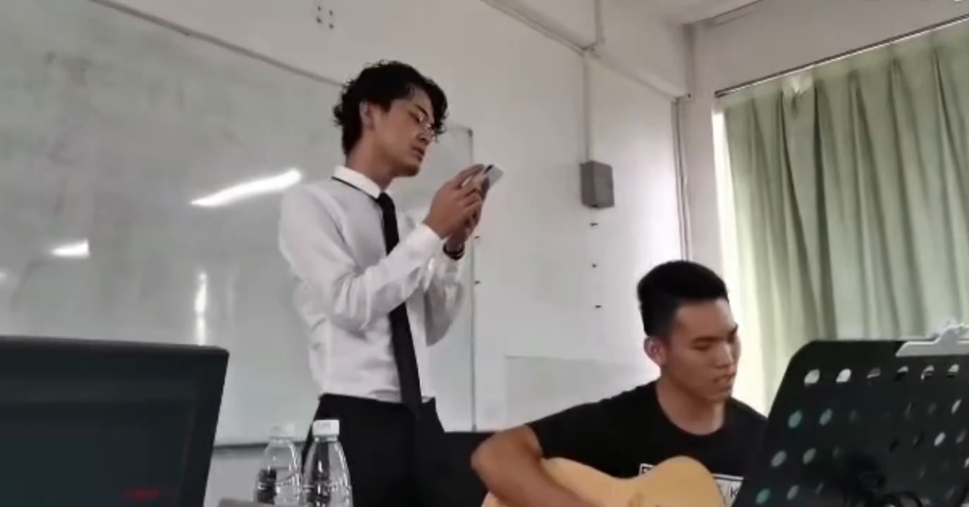 陈义带篮子深情演唱《安静》