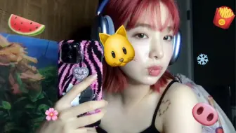 红发Raon和猫咪