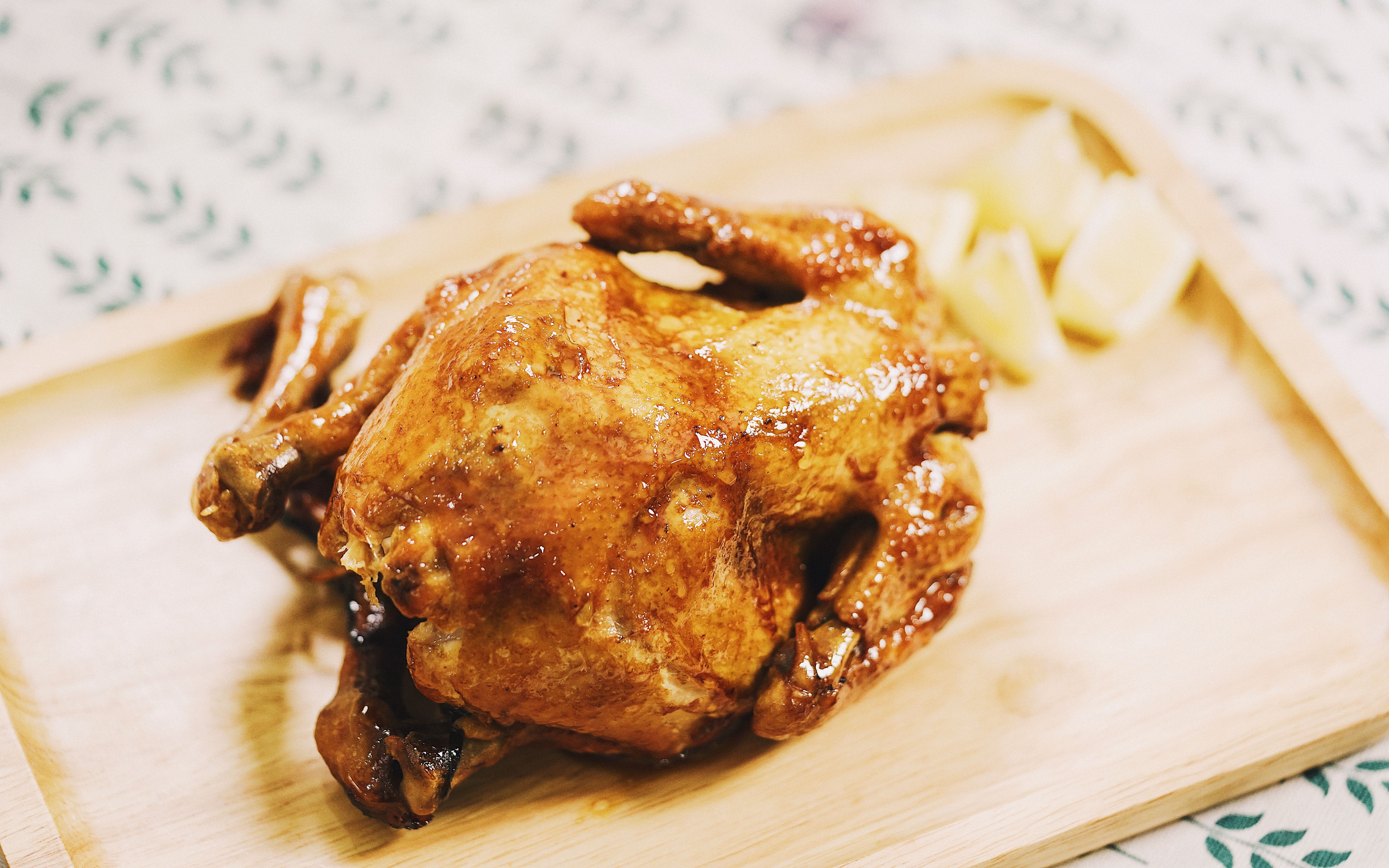 茄哥教你用电饭煲做网红烤鸡:烤鸡店卖50,成本只需10块!