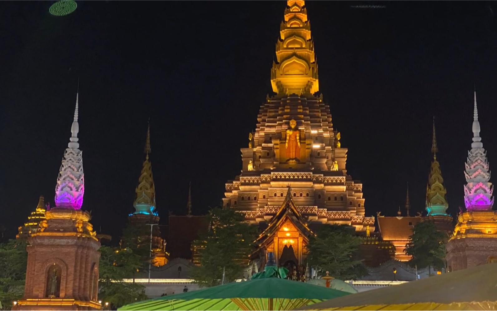 美丽的西双版纳,告庄星光夜市,大金塔_哔哩哔哩 (゜-゜)つロ 干杯