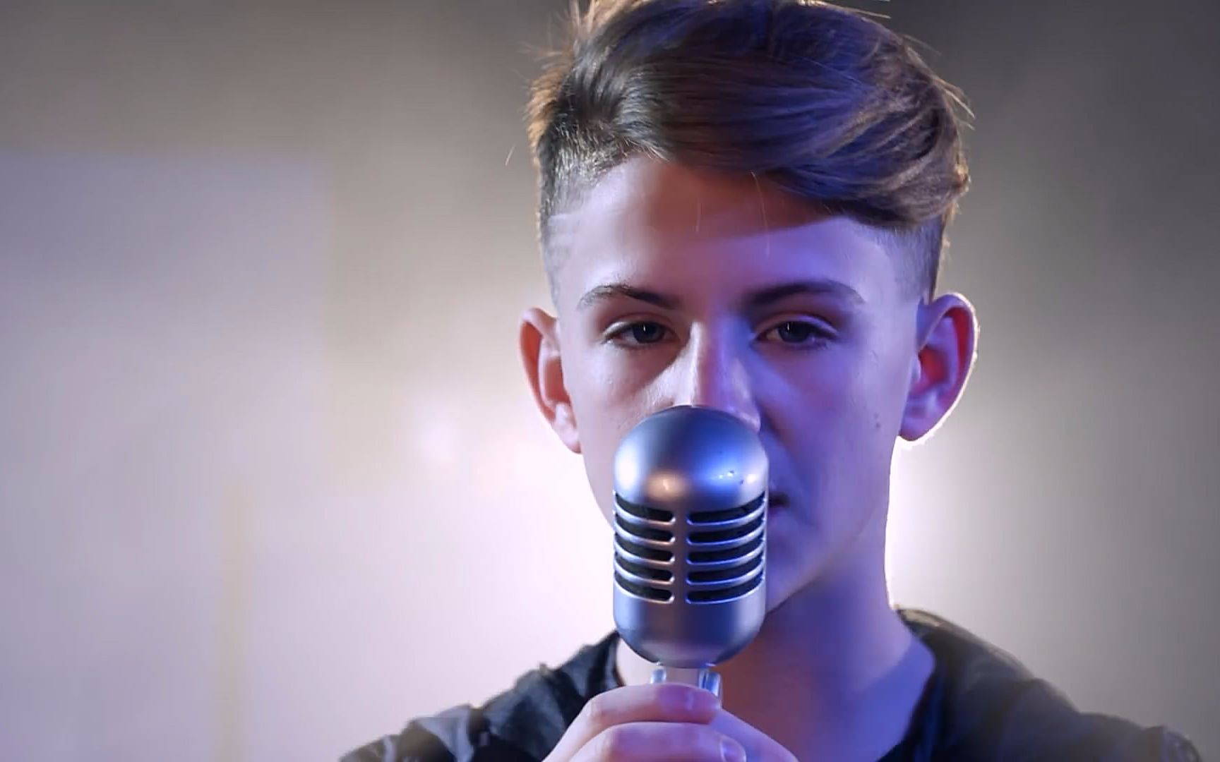 mattyb - so alive(short film)[中英字幕/原创翻译]_哔哩哔哩_bili