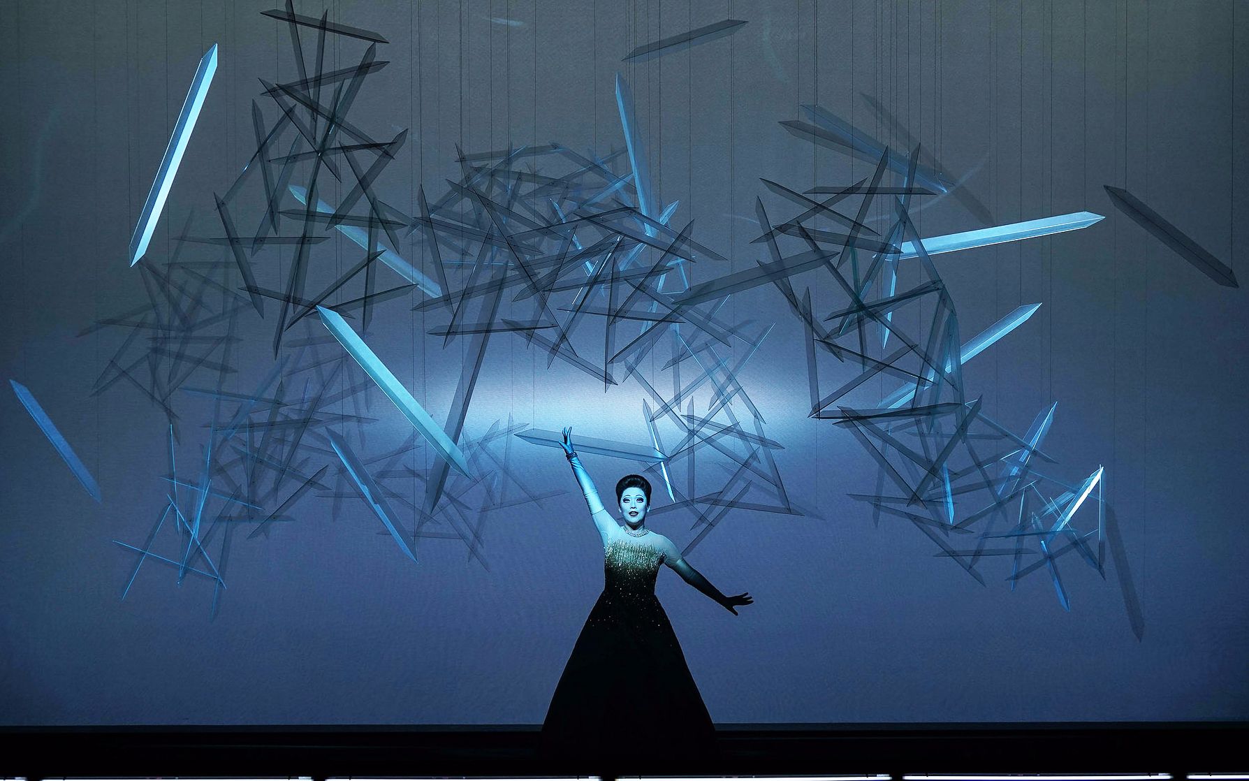 歌剧∮茶花女la traviata舞台设计大师robert wilson作品