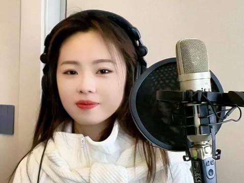 陕北歌手吴采乐一首原唱新歌《看山》唱出了陕北的沟沟壑壑和陕北妹子