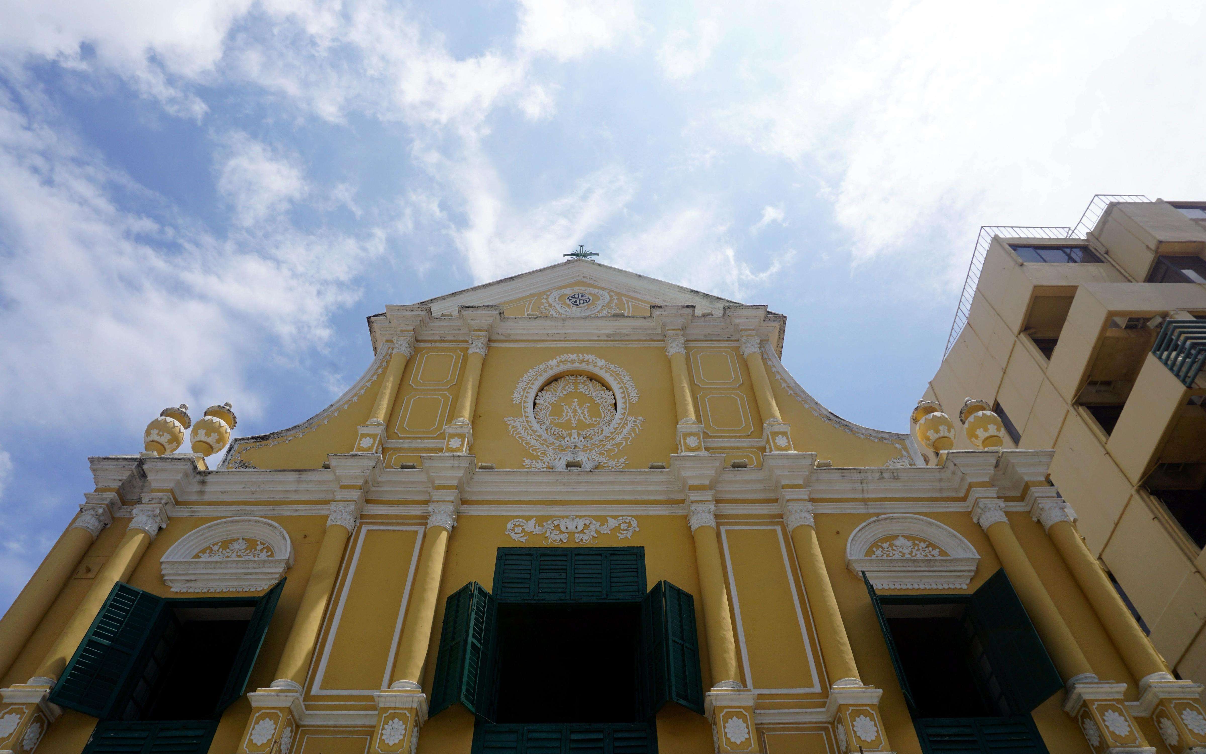 上任的澳门总督,必在此举行仪式,也最能提现老澳门的堂皇与穷阎