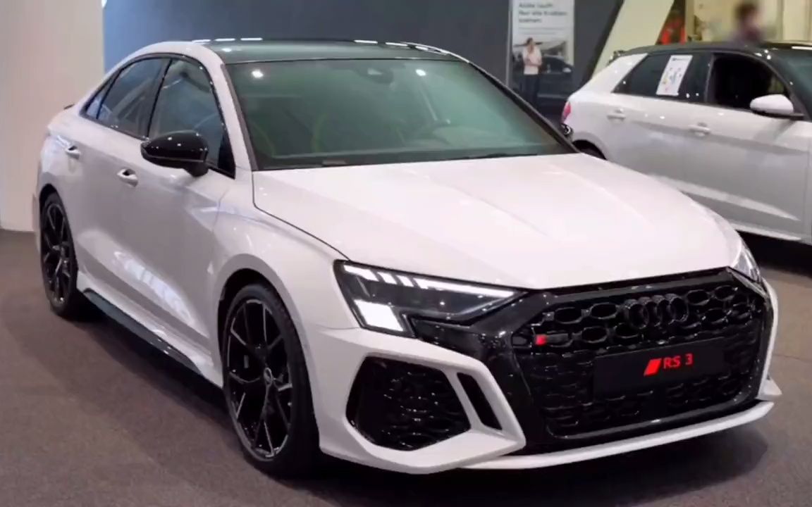 优雅的白色,菱形格座椅太帅了 奥迪rs3