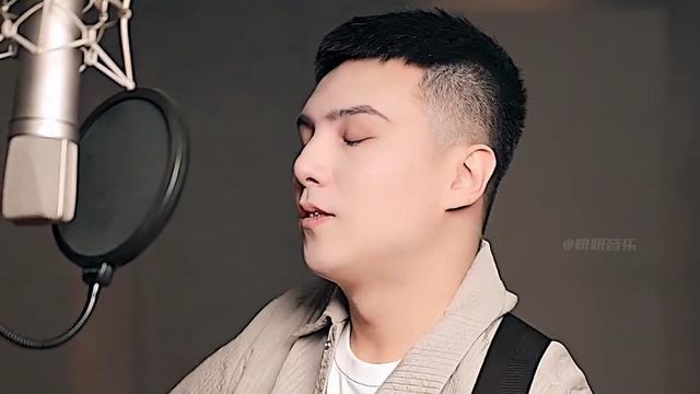 民谣有三:爱情,孤独,远方;听者也有三:孤独,平庸,落魄!